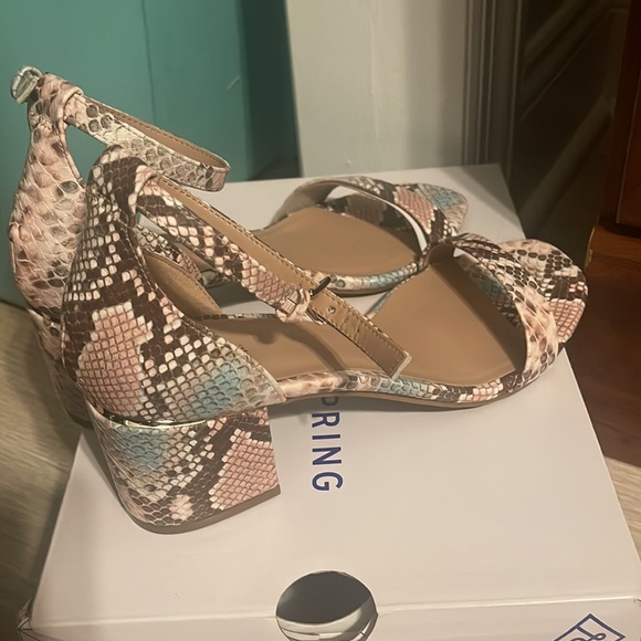 Great spring color Sandl - Picture 4 of 4